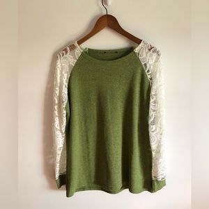 Women’s green top lace sleeves sz Large -XL